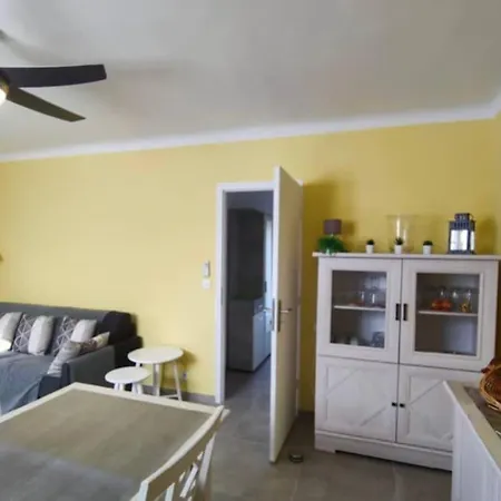 Beau T2 A 5 Mins Des Plages De Saint-aygulf A Pied Apartment Frejus
