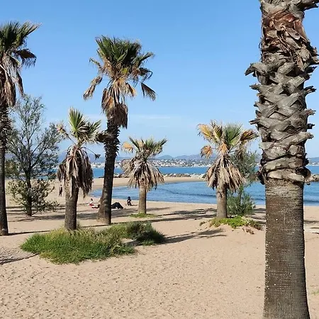 Beau T2 A 5 Mins Des Plages De Saint-aygulf A Pied Fréjus